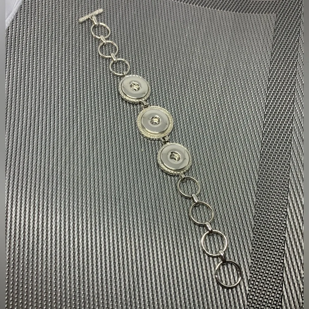 SALE - Toggle Closure 3 Charm Snap Button Bracelet - Picture 2 of 3